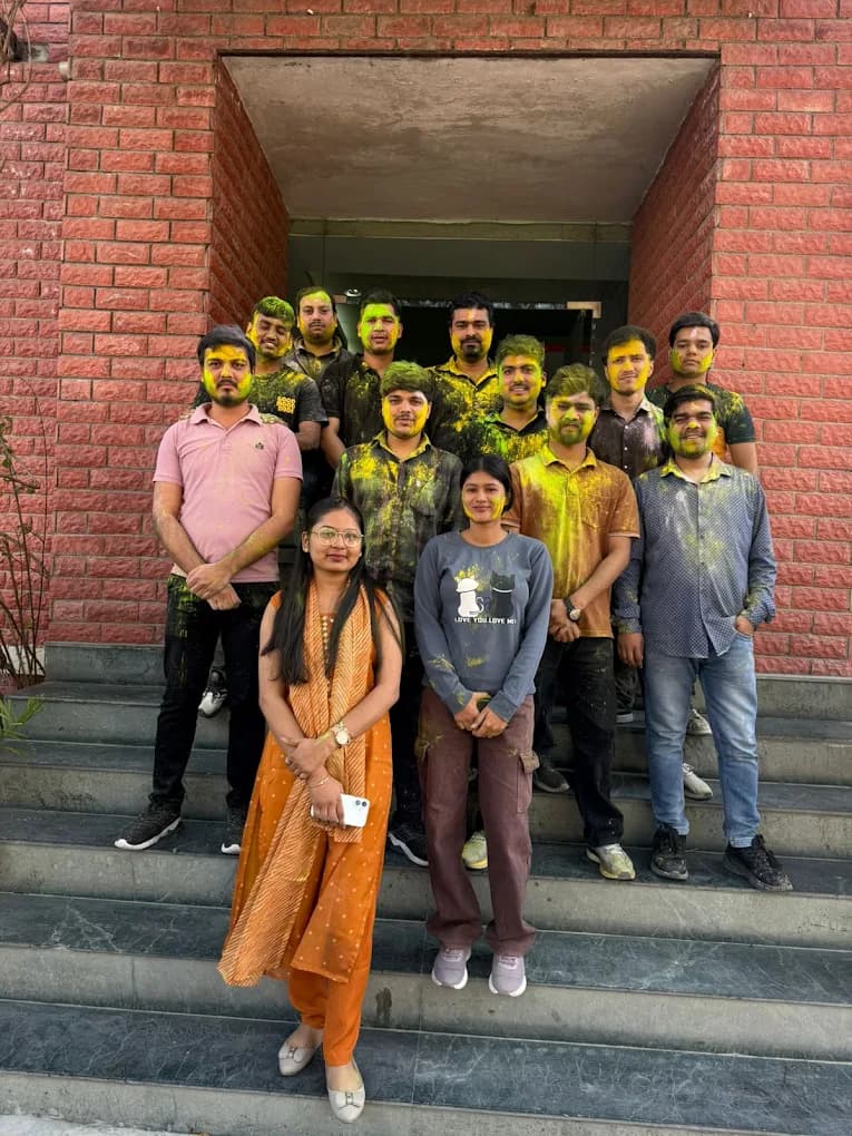 team-holi.webp
